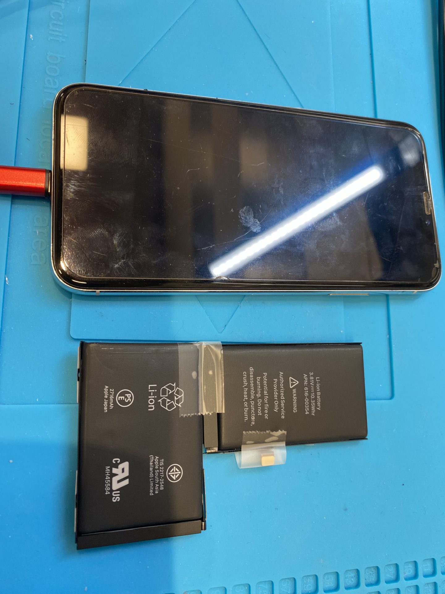 勝田台よりiPhoneXのバッテリー膨張修理のご依頼(修理後)